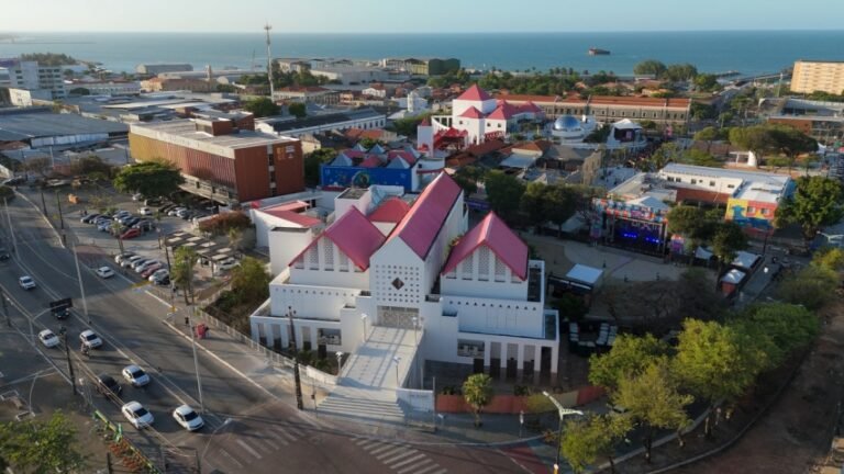 Com coletivos e artistas multilinguagem, Mês do Teatro e do Circo movimenta agenda no Centro Dragão do Mar