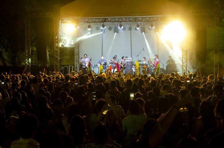 Bloco Chão da Praça lota Praça Verde na abertura do pré-Carnaval do Dragão do Mar