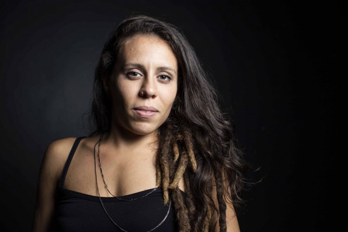 Atriz e produtora Jéssica Teixeira traz indicações de livros para a quarentena
