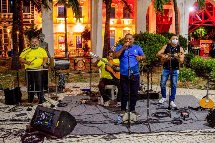 Roda de samba é opção gratuita para curtir o encerramento do ciclo Férias no Dragão neste domingo (30).