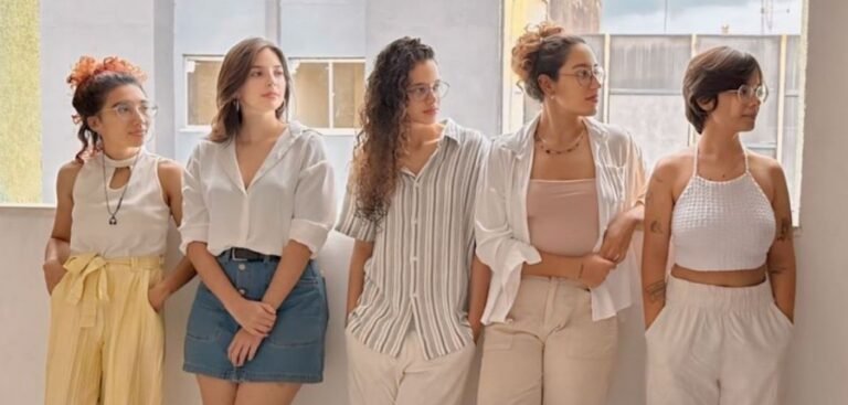 Vitória Bôto e Capotrastes fazem show gratuito no Teatro Dragão do Mar, na véspera do feriado