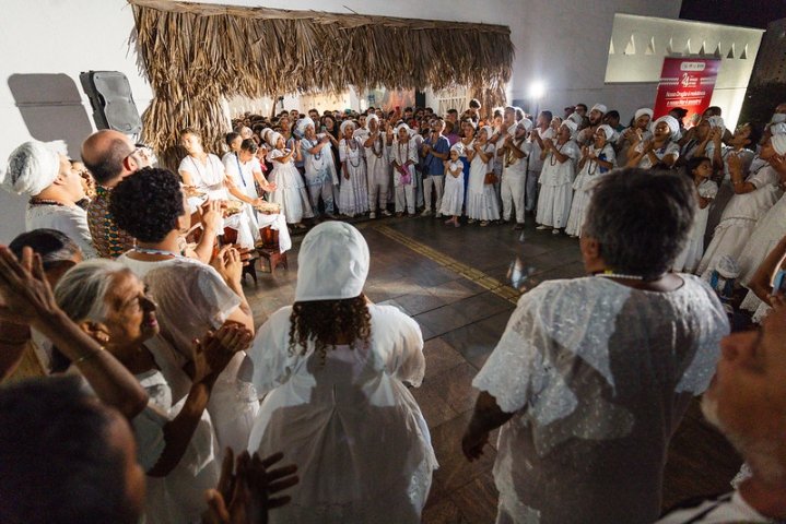 MCC encerra exposição sobre Umbanda e Candomblé com Cortejo