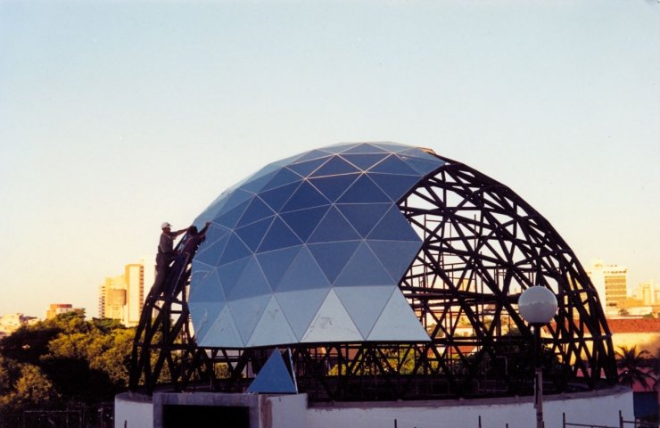 Planetário Rubens de Azevedo comemora 25 anos com programação gratuita e oferta de sessões acessíveis em Libras