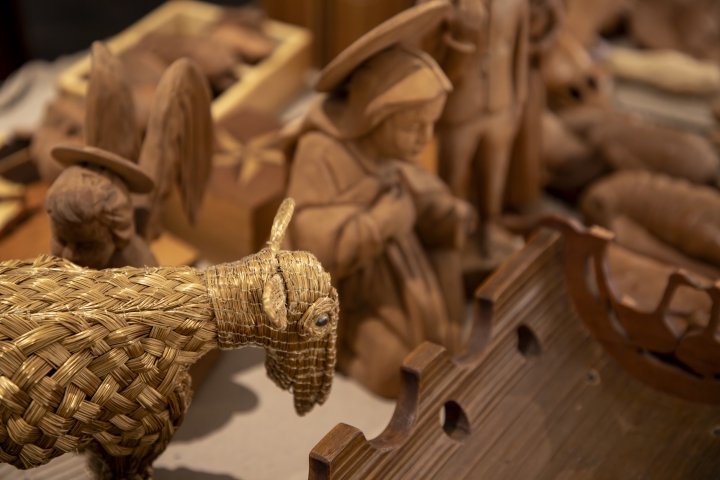 Em cartaz até domingo (11), exposição “Museu da Mão” é uma lembrança de que fazer arte não é mágica