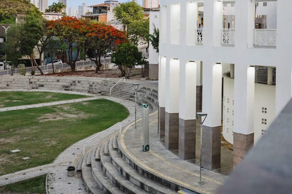 Artur Bluz-40_Easy-Resize.com