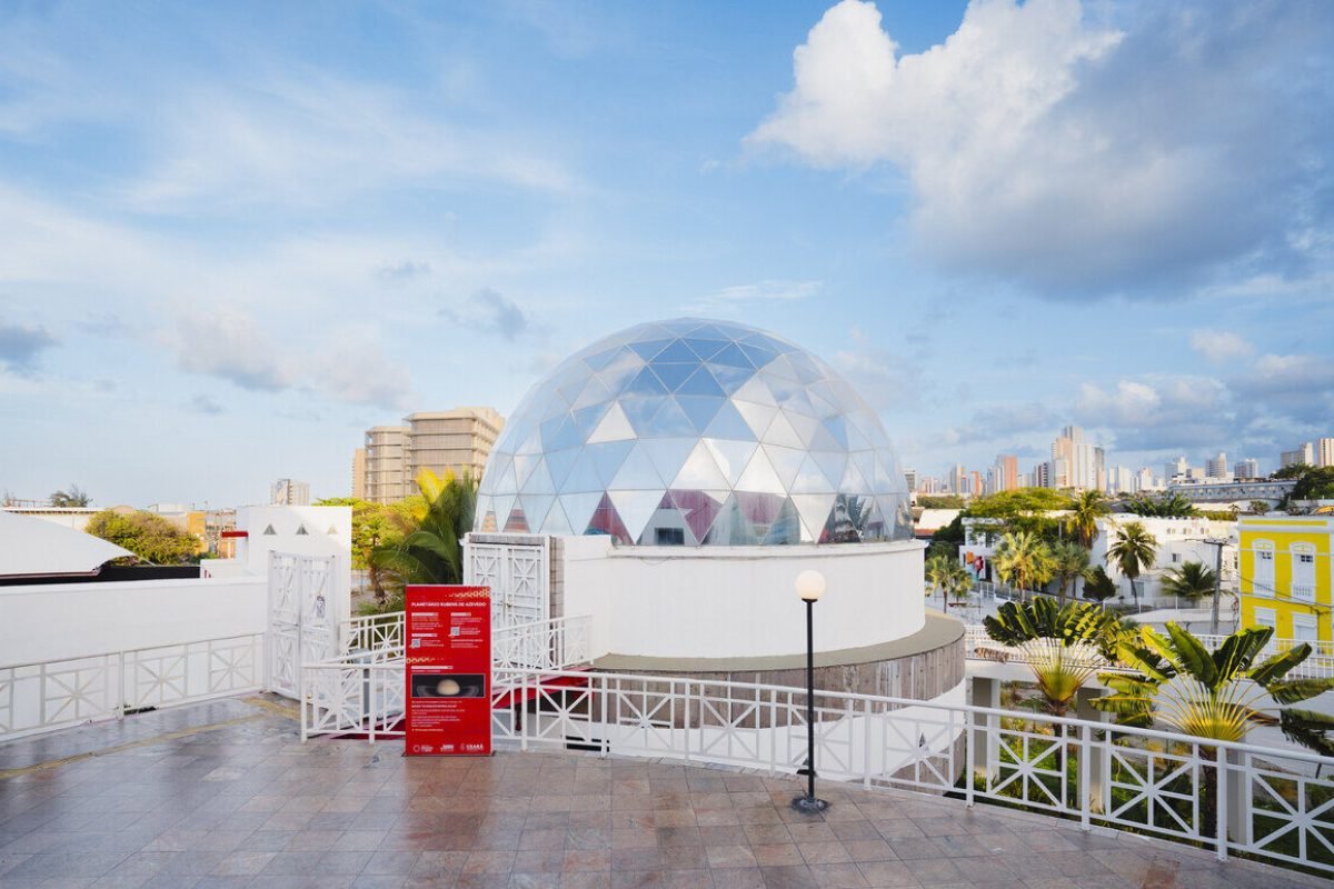 ArturBluz-199_Easy-Resize.com