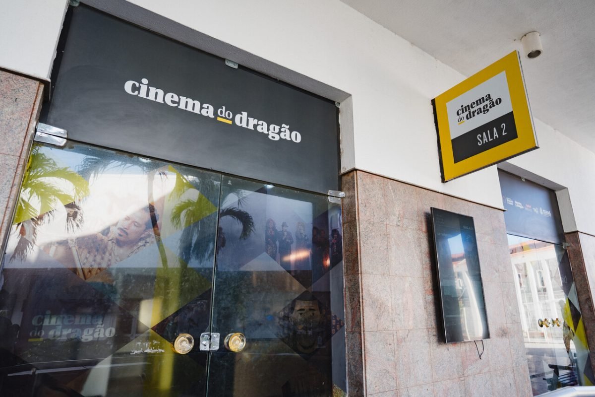 cinema.jpg_Easy-Resize.com